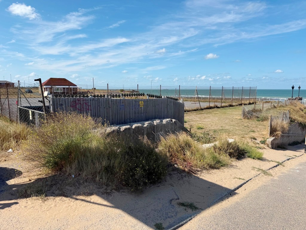 Lot: 125 - PLOT WITH POTENTIAL CLOSE TO BEACH AND SEAFRONT - View of site with distant sea views